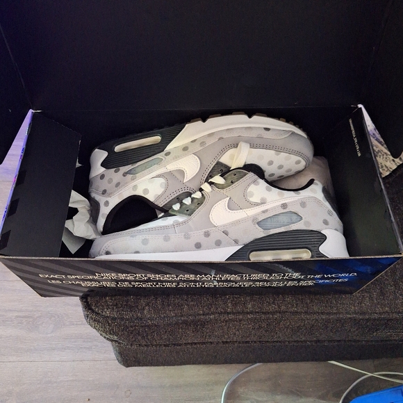 Nike Gray and White Polka Dot Sneakers - Picture 4 of 4